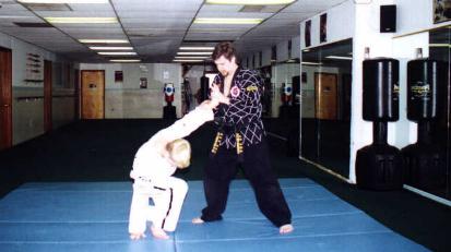 hkdwristlock.jpg
